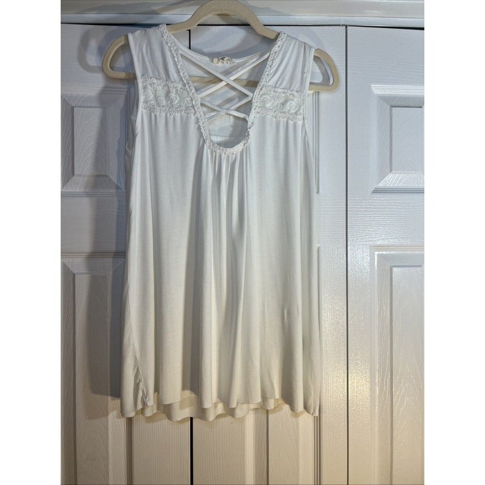 POL Women's Size Small White Babydoll Low Cut Sleeveless Crochet Lace Flowy Boho